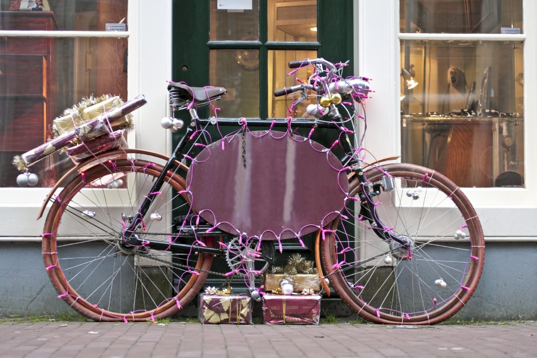 Ιδιαίτερη χριστουγεννιάτικη διακόσμηση δρόμου στο Άμστερνταμ, Ολλανδία